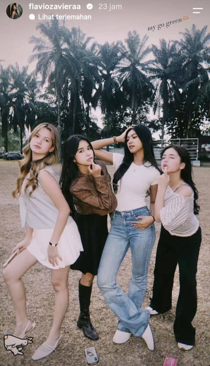 Para pemeran Asmara Gen Z berpose bersama dalam momen perpisahan yang dibagikan Flavio Zaviera di Instagram.