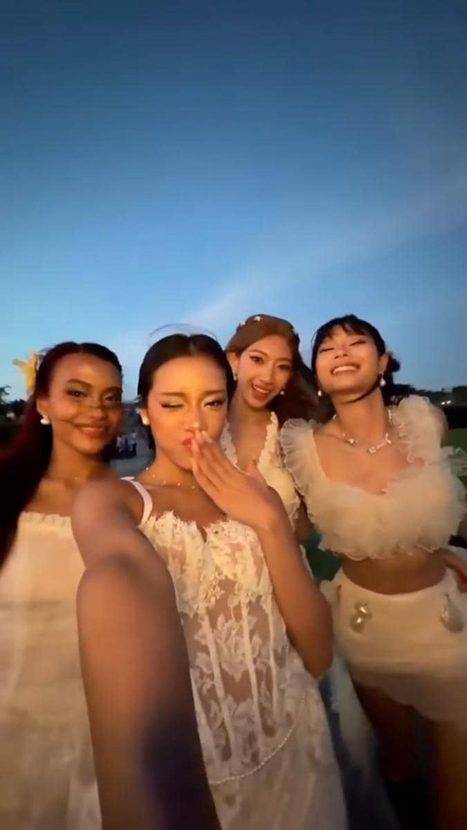 Potret di balik layar produksi Speaker Freaker oleh no na yang diunggah lewat akun Instagram nonawav.