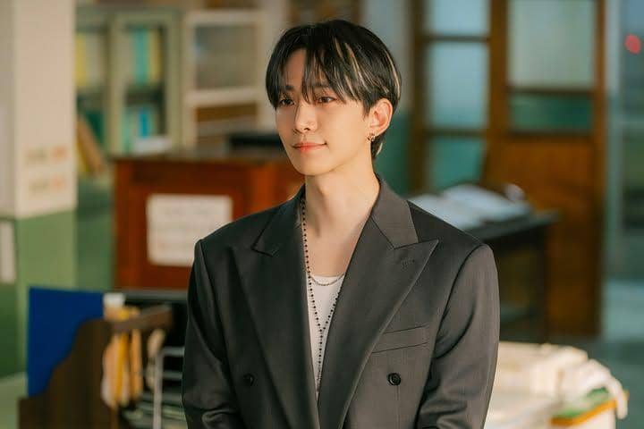 Potret Lee Jun Ho dalam drama Korea Typhoon Family produksi tvN, sebagaimana tercantum dalam dokumentasi resmi.