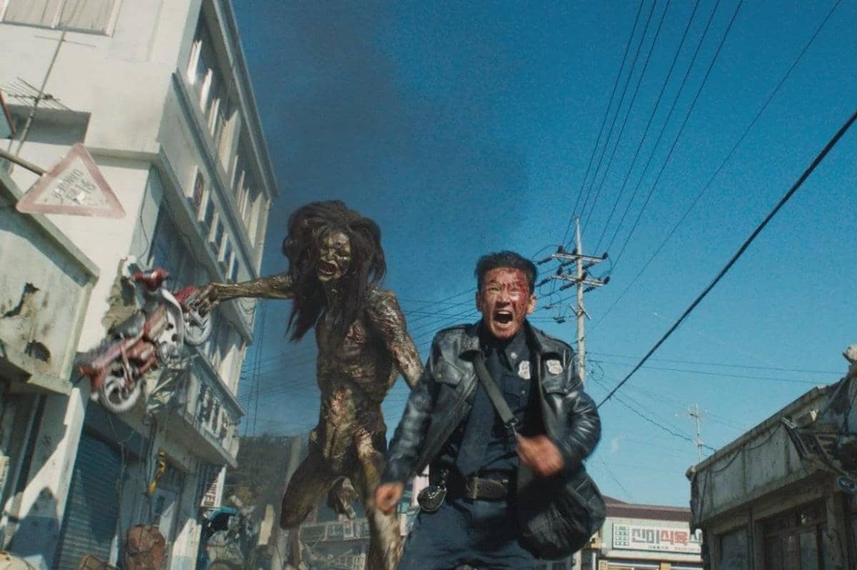 CGI Hope Dibilang Jelek, Sutradara: Salah Saya Bikin Alien Lari Siang Hari