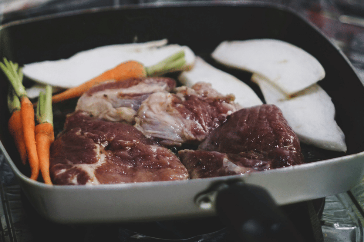 ilustrasi membuat japanese pot roast