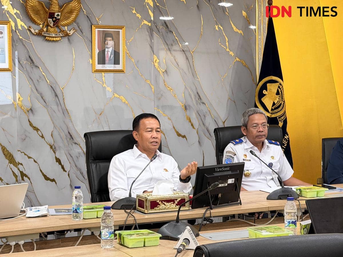 Evaluasi Penerapan ETLE HUB dalam Pengawasan Kendaraan Lebih Dimensi dan Lebih Muatan (ODOL) di kantor Kemenhub, Jakarta, Senin (14/9/2026).