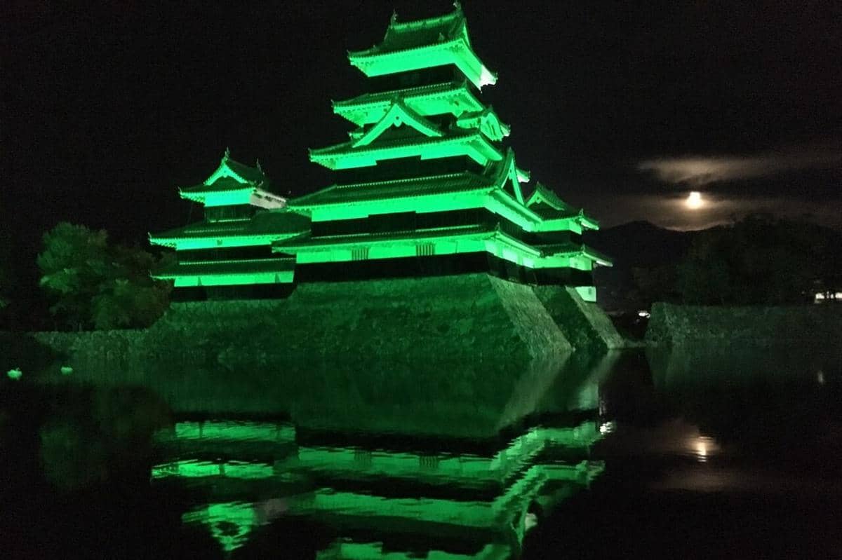 Kastil Matsumoto, Nagano saat malam hari