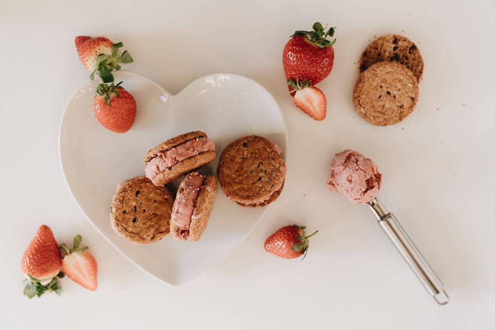 Resep Strawberry Ice Cream Sandwich Gluten Free yang Segar dan Sehat