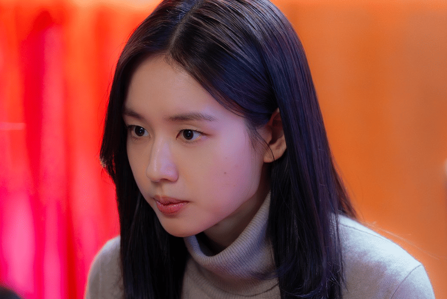 Cuplikan adegan dari drama Korea A Love Other Than Yours yang ditayangkan KBS2 berdasarkan materi promosi serial.