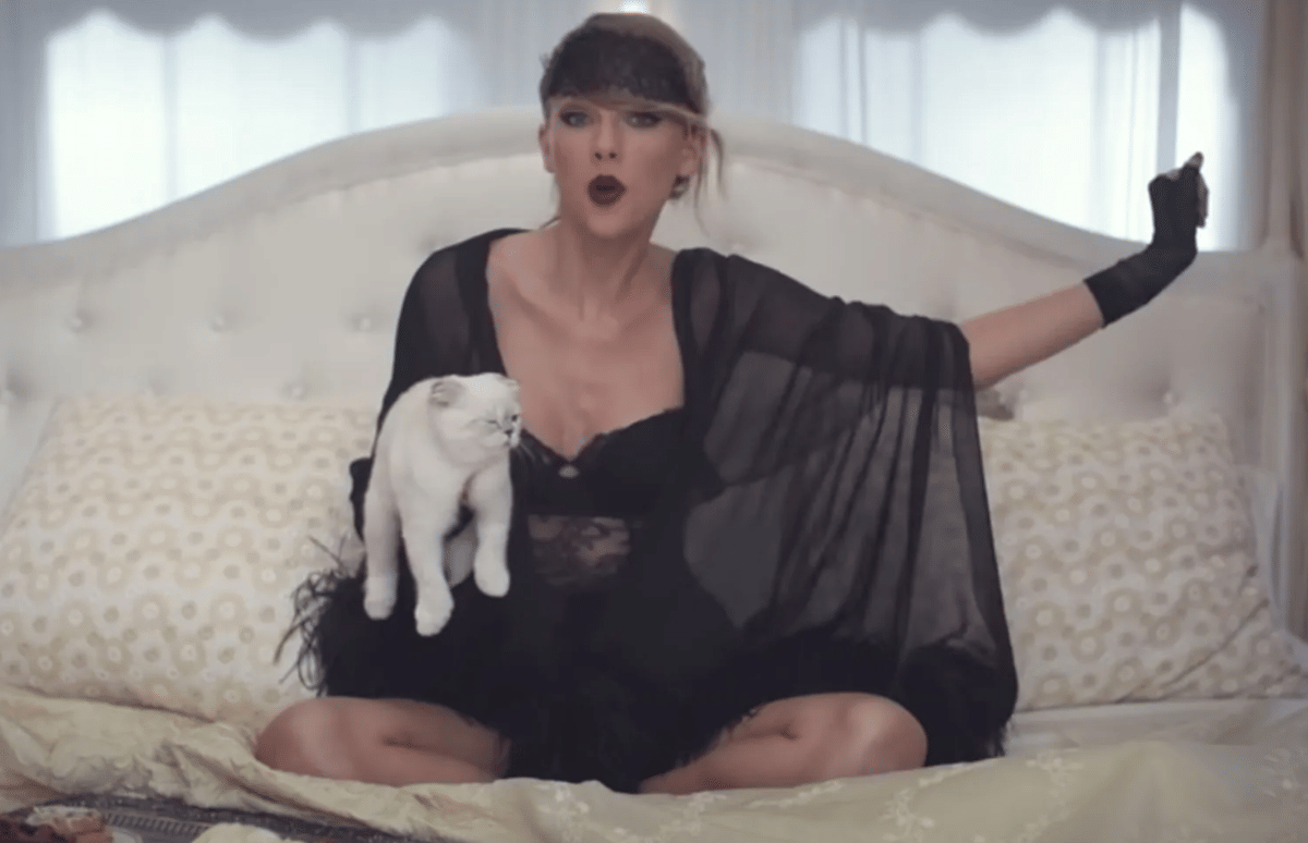 Taylor Swift dalam musik video "Blank Space"
