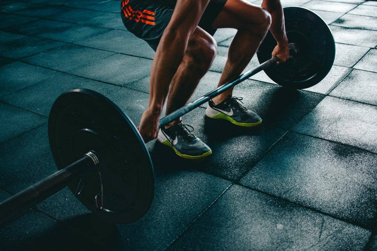 Ilustrasi rutinitas olahraga di gym