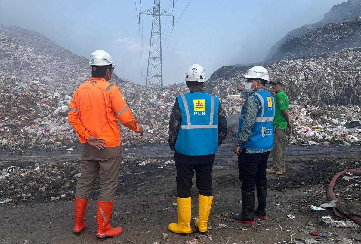 pln, kebakaran, tpa putri cempo, aset kelistrikan