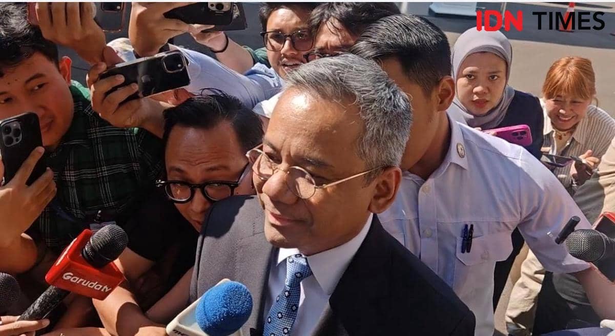 Purbaya Diisukan Kena Reshuffle, Suahasil Nazara dan Istri ke Istana