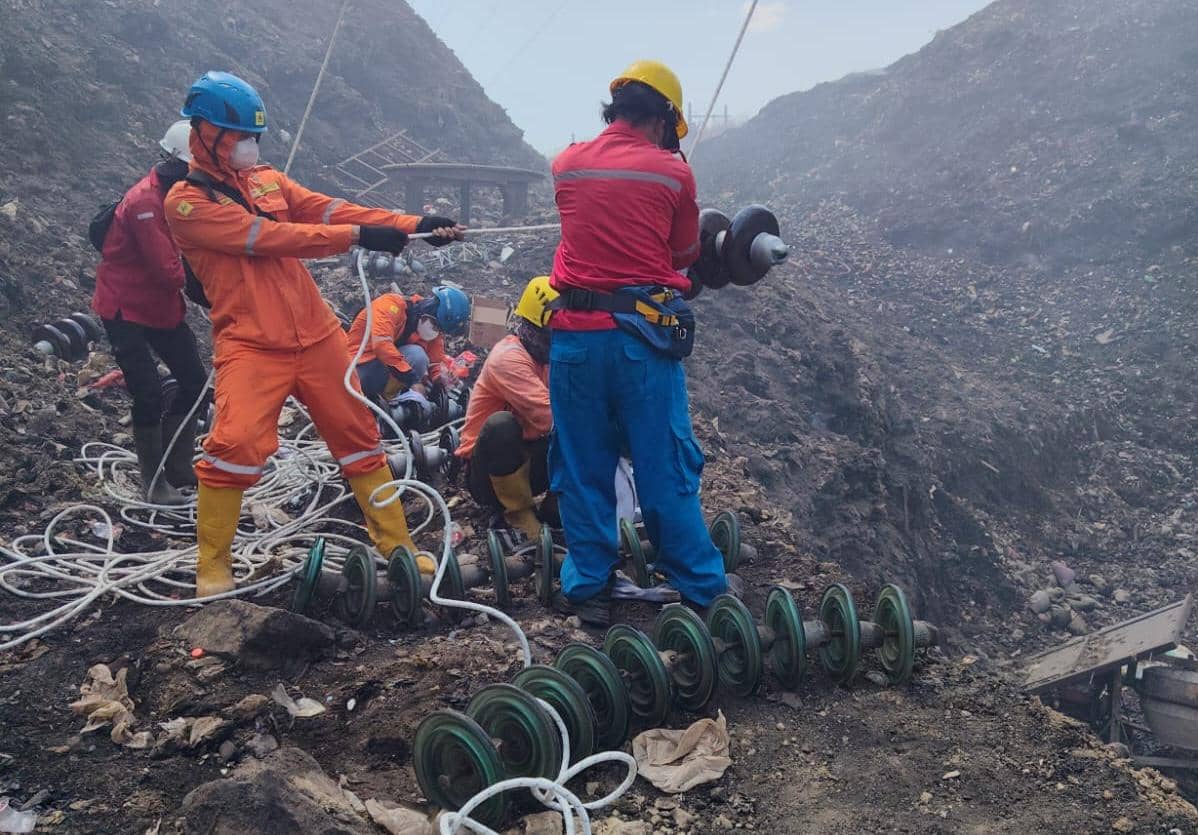pln, kebakaran, tpa putri cempo, aset kelistrikan