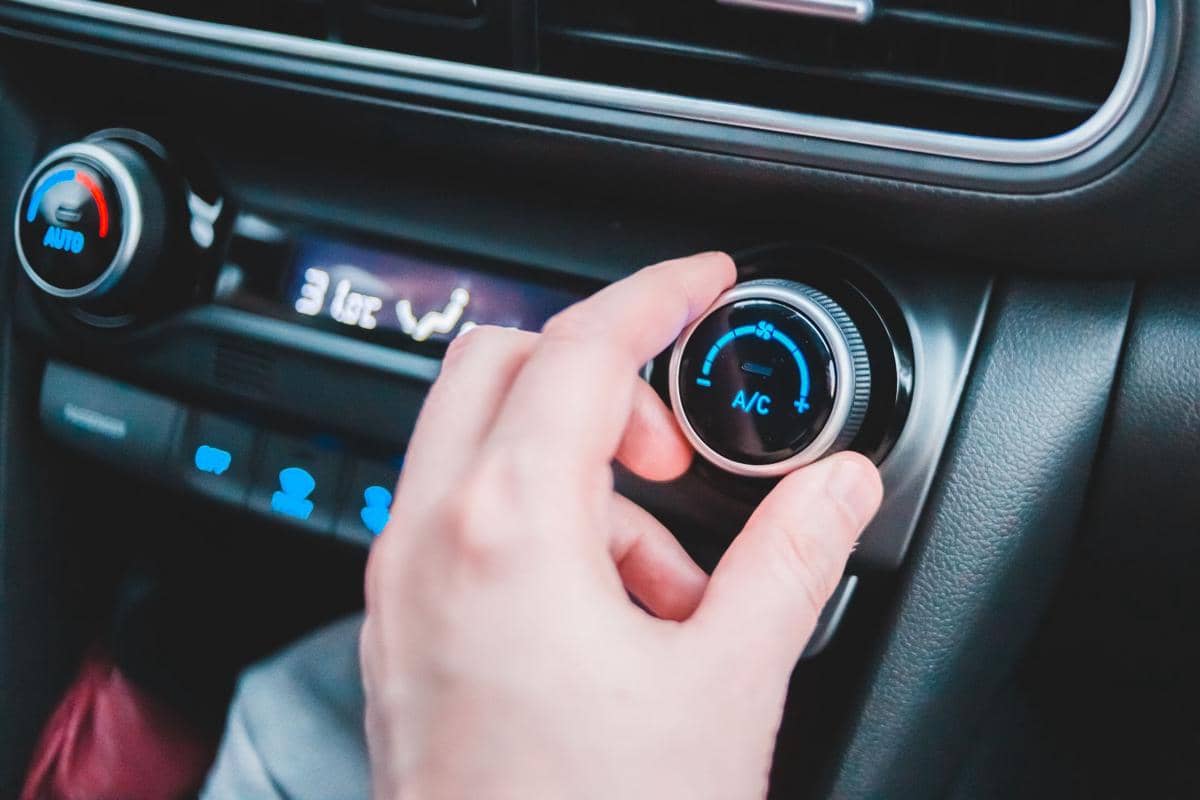 5 Alasan AC Mobil Terasa Dingin, Tapi Kabin Tetap Gak Nyaman!