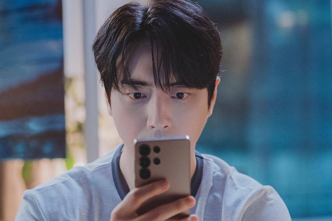 Lee Jun Hyuk di The Ordinary Jackpot