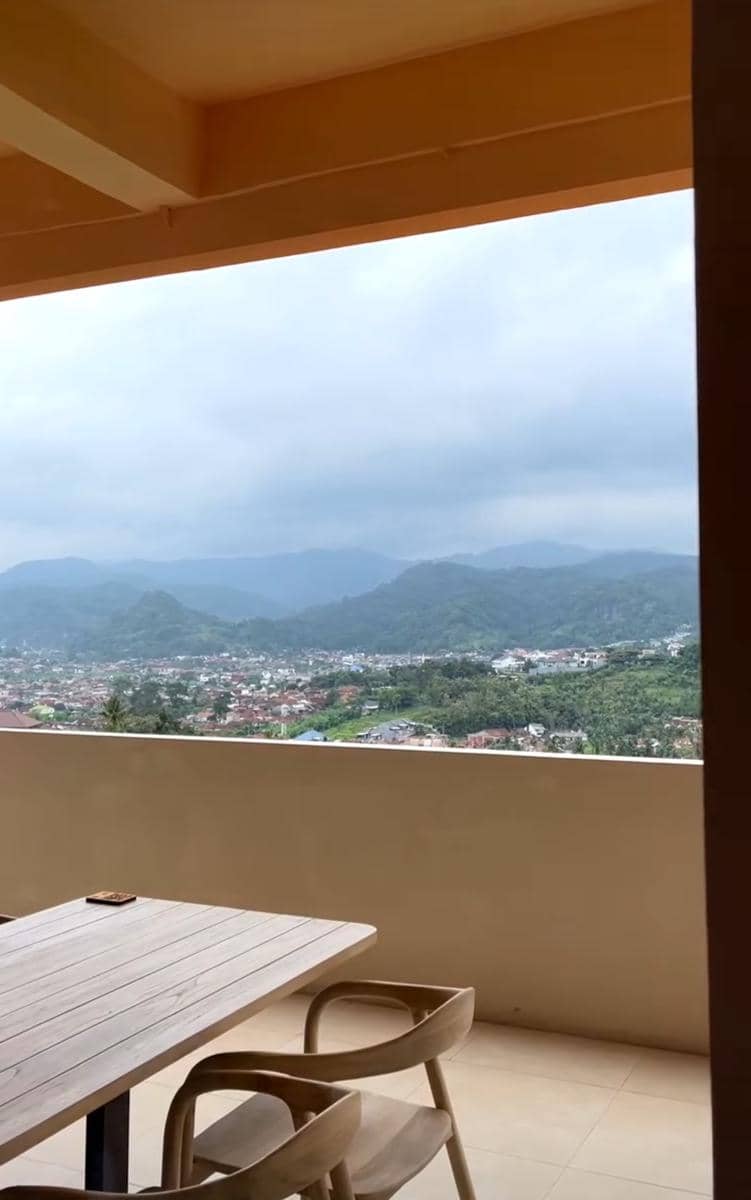 Potret kafe Lima Kitchen and View (instagram/limakitchenandview)