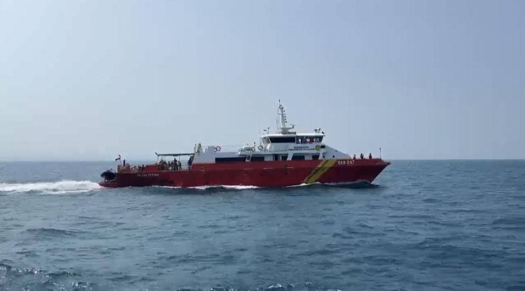Kapal Basarnas sisir perairan Selat Sunda cari 8 orang hilang (Dok. Khaerul Anwar)