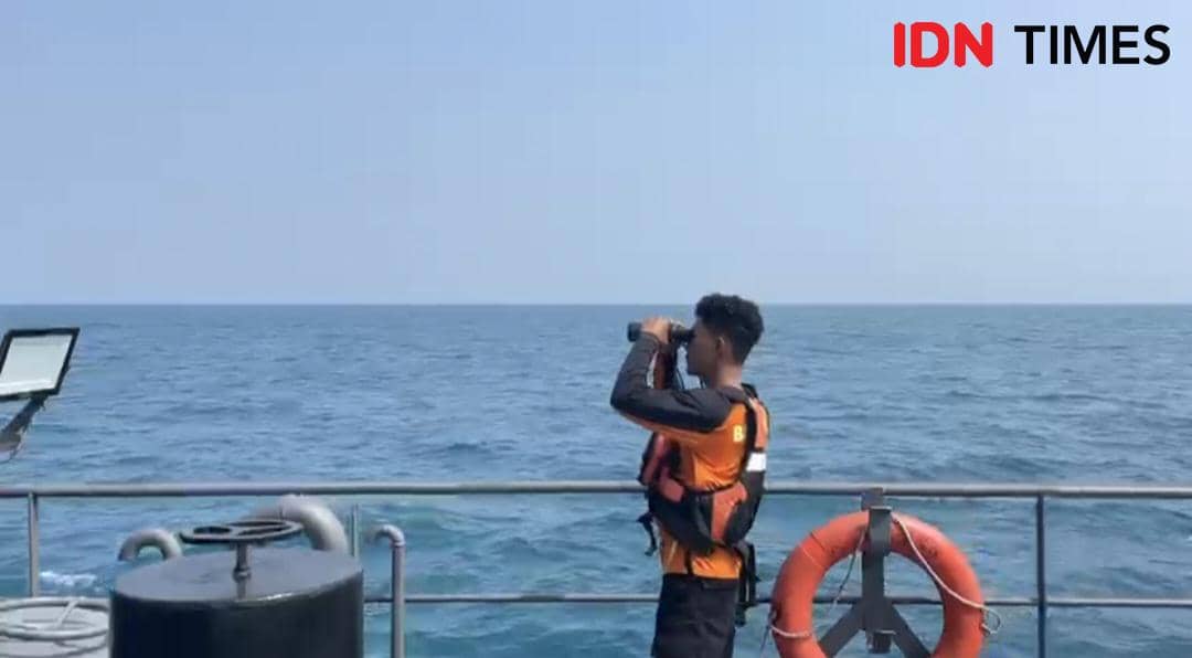 Kapal Basarnas sisir perairan Selat Sunda cari 8 orang hilang (Dok. Khaerul Anwar)