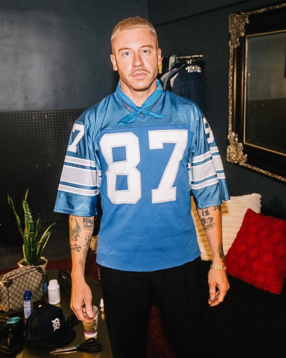 Potret Macklemore, sosok rapper yang dicoret dari sisa tur Ed Sheeran (instagram.com/macklemore)