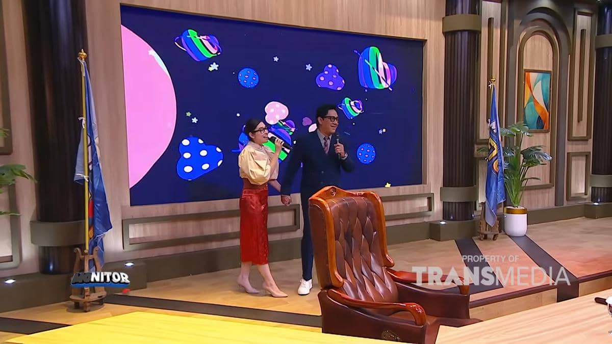 Andre Taulany dan Amanda Rigby tampil bersama dalam sebuah program televisi yang diunggah Trans TV.