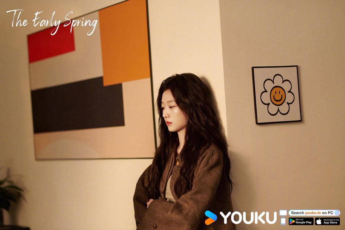 Potongan adegan drama The Early Spring dari Youku, diambil dari materi publikasi resmi serial tersebut.