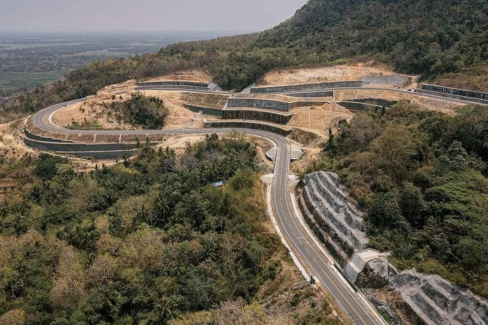 Potret Kelok 23 yang menghubungkan Gunungkidul dan Bantul