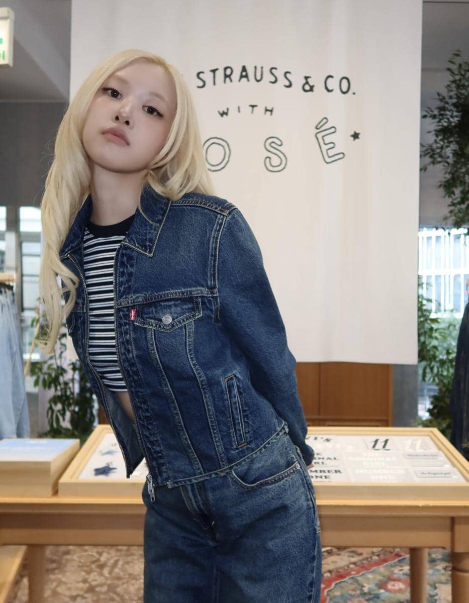 Gaya Rose BLACKPINK Pakai Koleksi Baru Levi's (dok. LEVI'S)