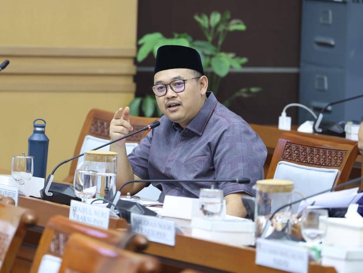Anggota DPR Minta Pemerintah Kaji Ulang Target 200 Juta Rekening Bansos