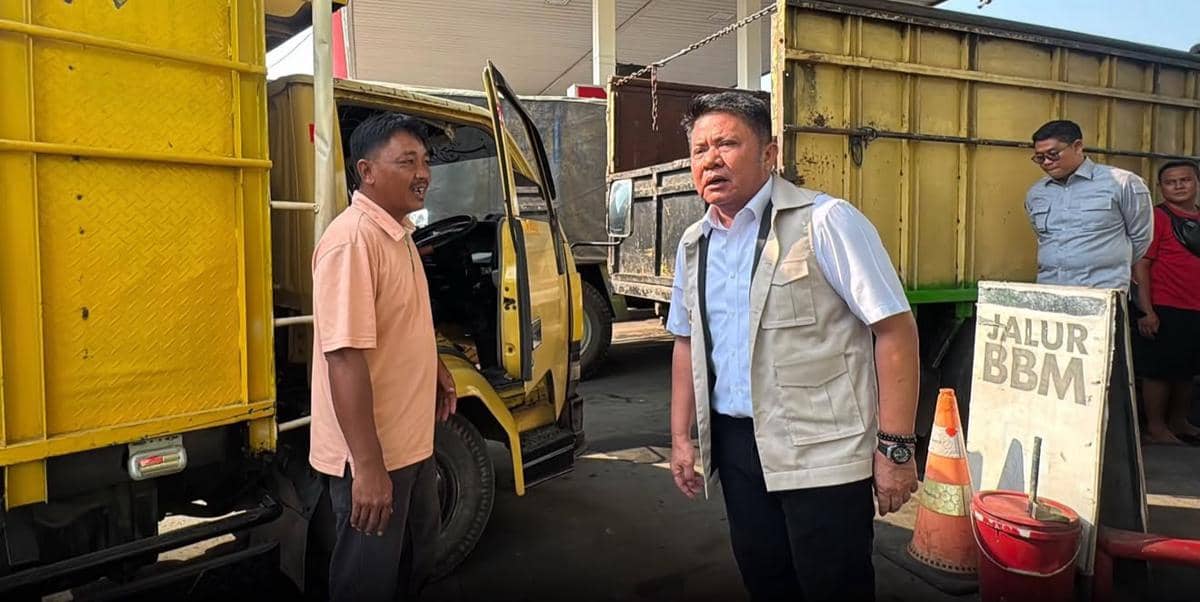 Sopir Truk Antre BBM Sejak Malam, Herman Deru: Kasihan Mereka