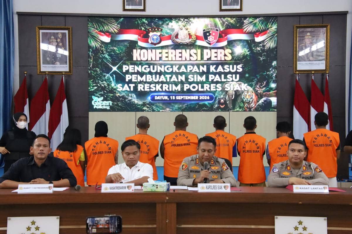Polisi di Siak Riau Bongkar Sindikat SIM Palsu, 8 Orang Ditangkap