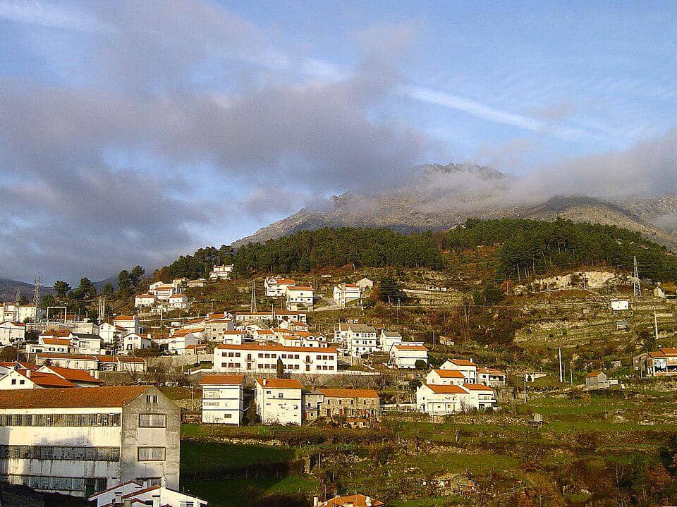 Desa Loriga di Portuga