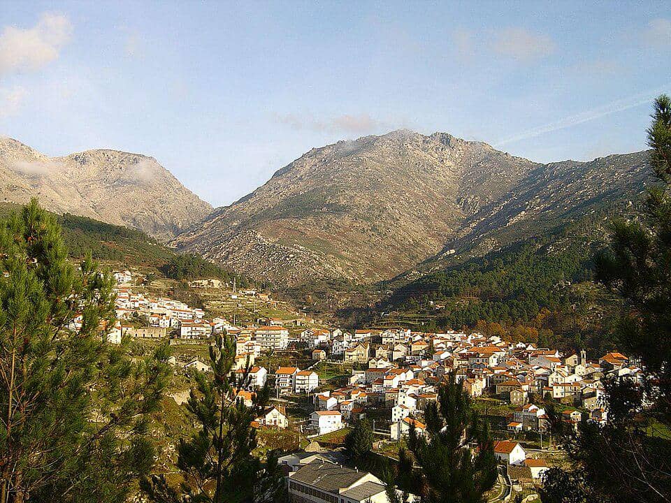 5 Fakta Menarik Loriga, Desa Mungil di Lembah Pegunungan Portugal