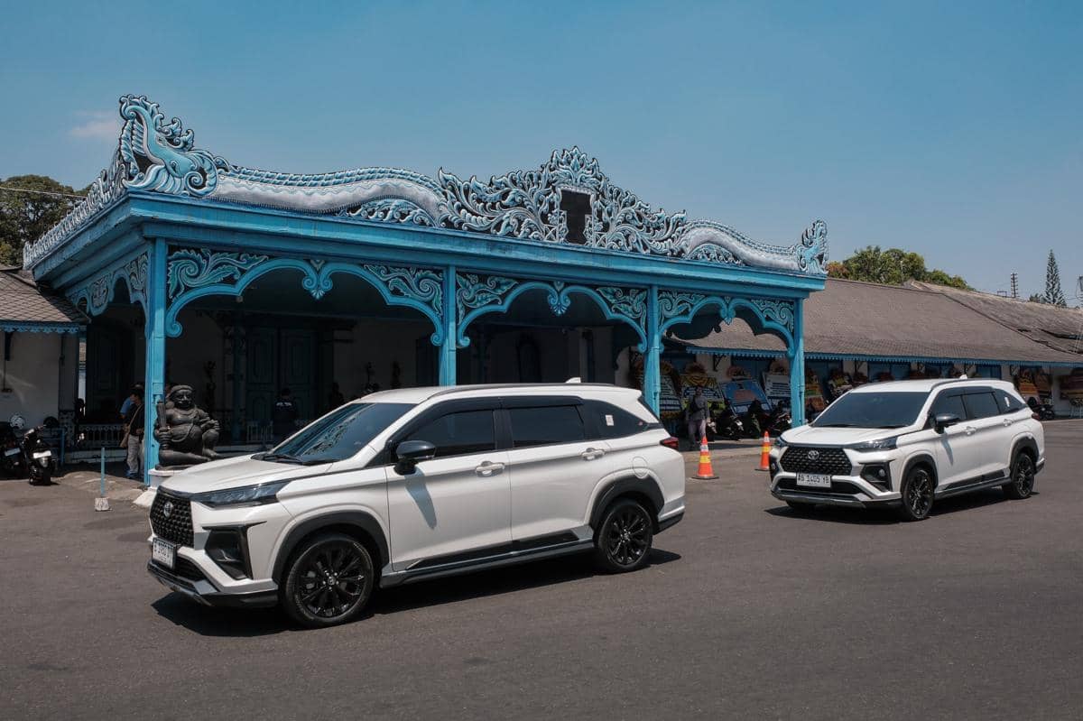 Mobil keluarga sebagai salah satu pilihan menarik untuk kebutuhan perjalanan bersama keluarga sehari-hari.