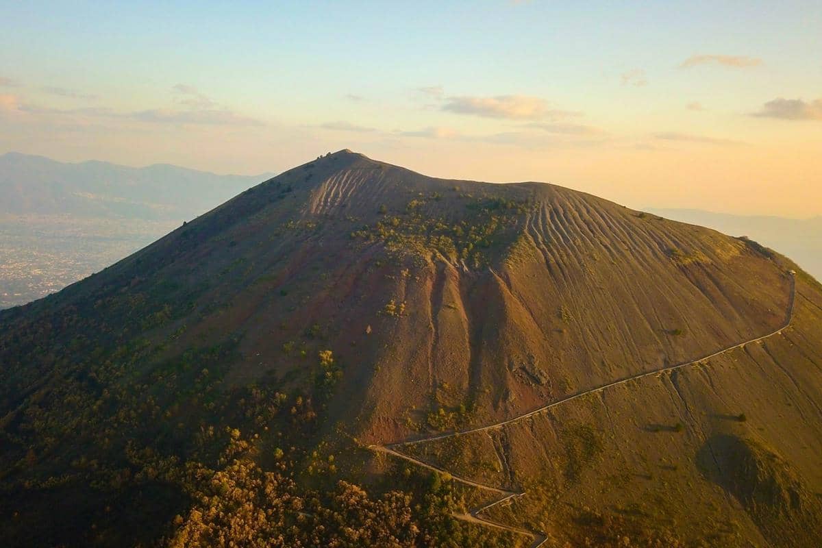 5 Erupsi Gunung Berapi Paling Dahsyat dalam Sejarah Peradaban Manusia