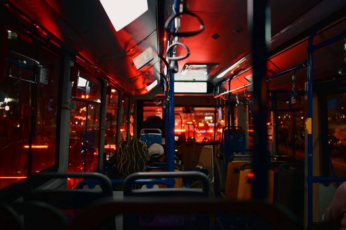 5 Solusi Atasi Mual dan Pusing saat Naik Bus, Terapkan!