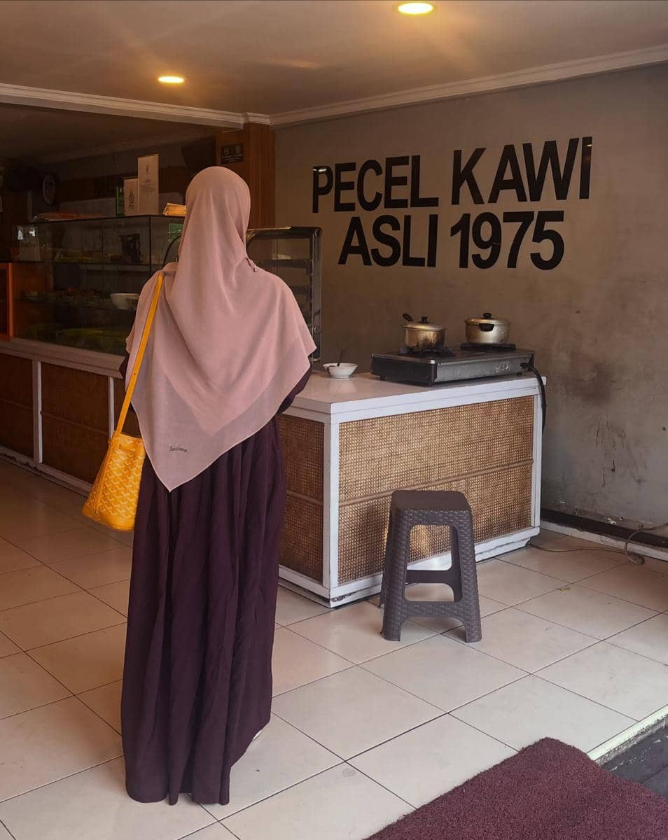 Nycta Gina dan Kinos 24 jam di Malang