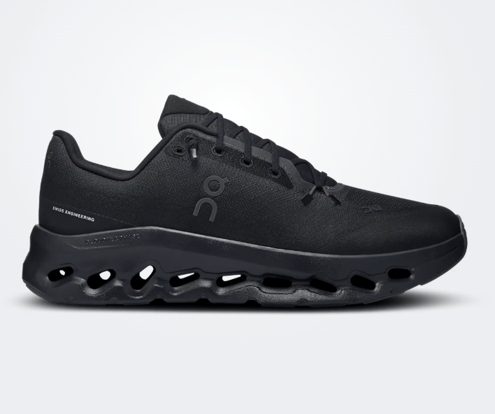 sepatu on cloud untuk umroh
