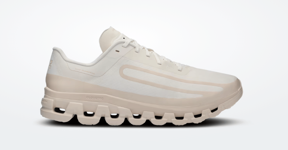 sepatu on cloud untuk umroh