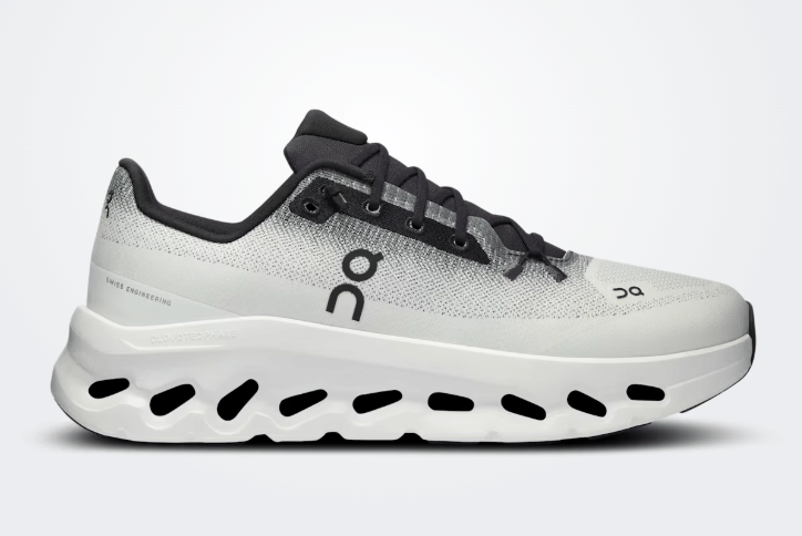 sepatu on cloud untuk umroh