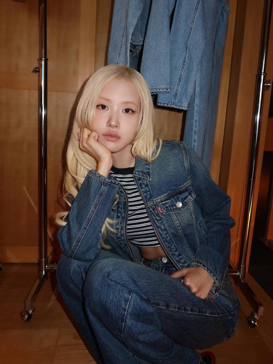 Gaya Rose BLACKPINK Pakai Koleksi Baru Levi's (dok. LEVI'S)