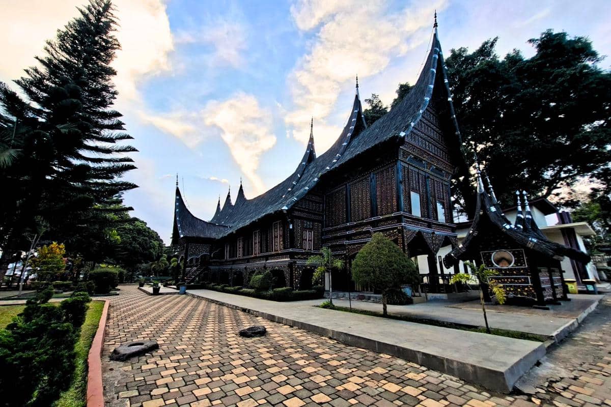Taman Margasatwa dan Budaya Kinantan, Bukittinggi, Sumatra Barat