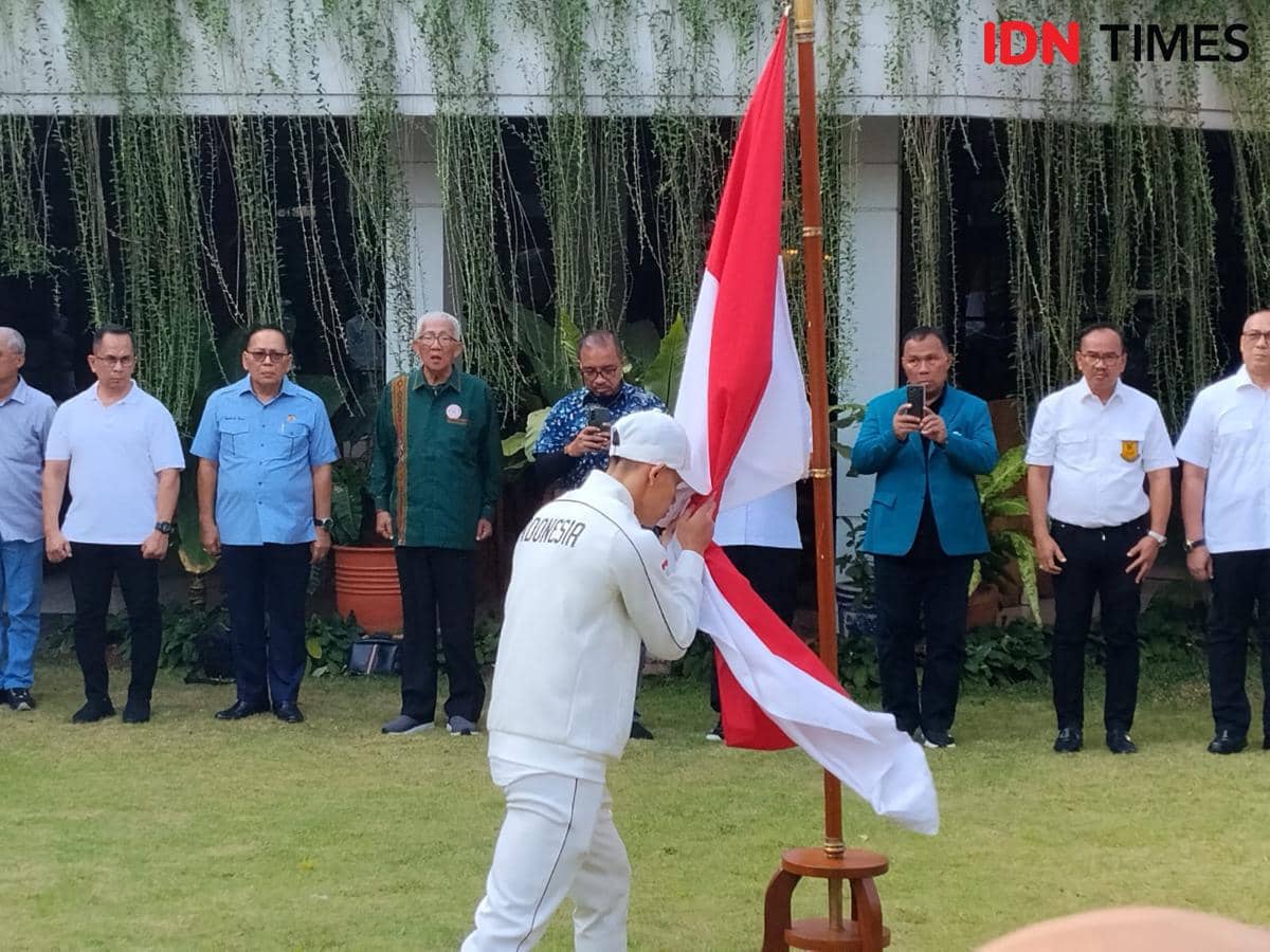 Enam atlet karate Indonesia dilepas FORKI untuk bertanding pada ajang Asian Games 2026 bersama jajaran pengurus organisasi.
