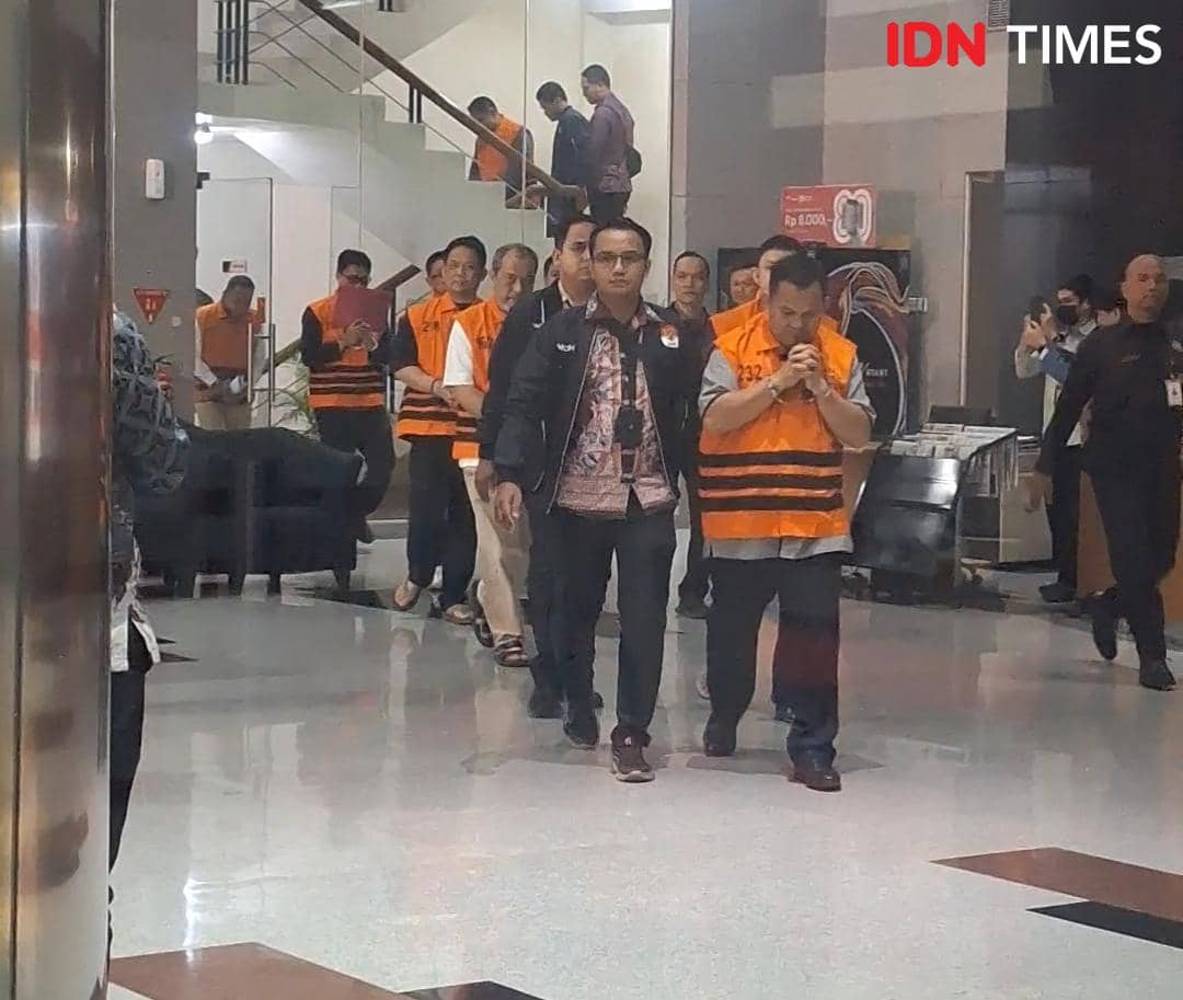 OTT HGB Bogor, 8 Tersangka Keluar Gedung KPK dengan Tangan Diborgol