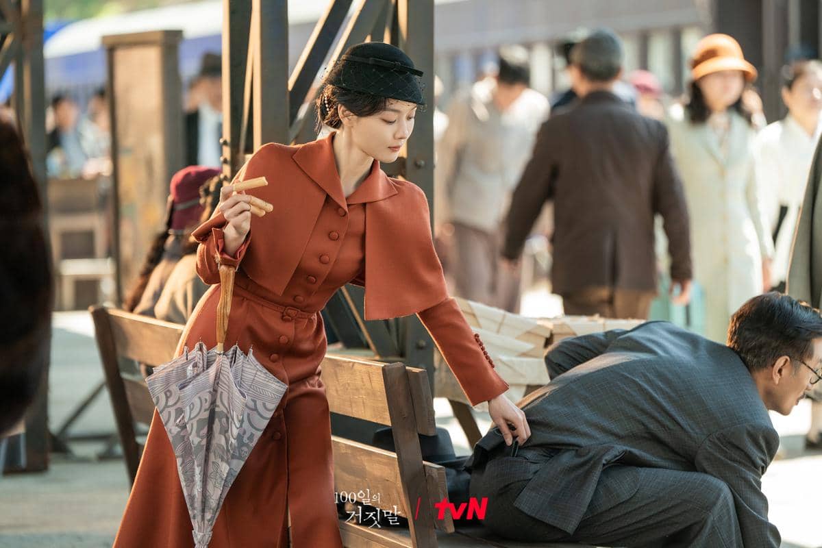 Potongan adegan drama Korea 100 Days of Deception produksi tvN, menampilkan suasana cerita dalam serial tersebut.