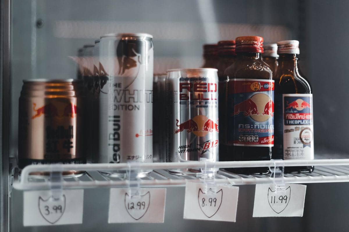 6 Fungsi Sebenarnya Rak Kecil di Dalam Pintu Kulkas, Sudah Punya?