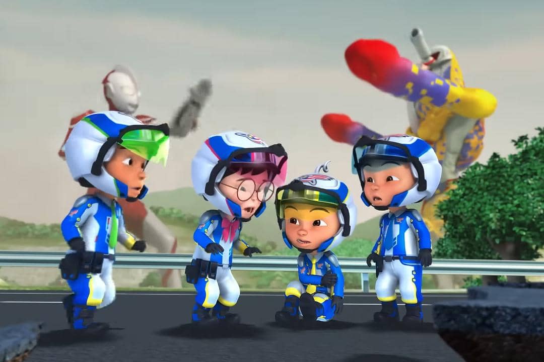 Upin beserta kawan-kawan berada di dimensi imajinatif bersama kehadiran Ultraman dan para monster