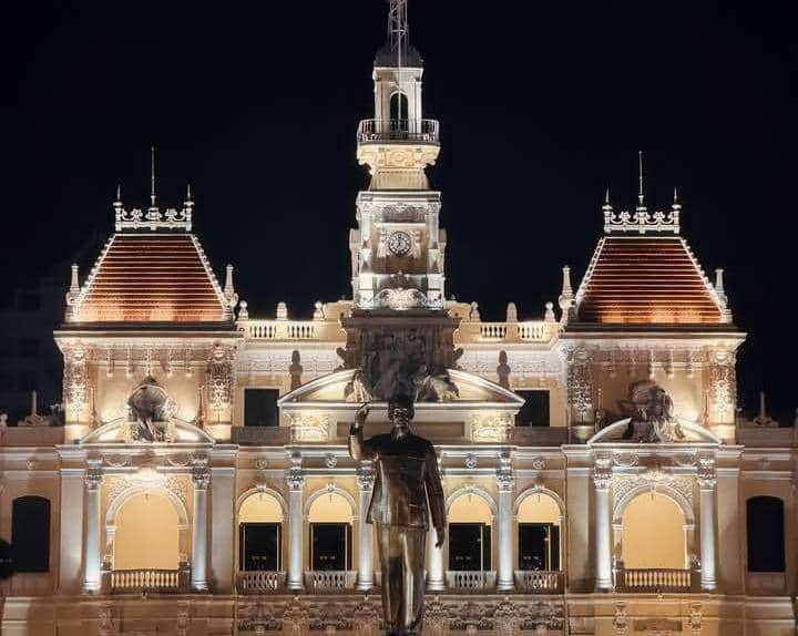 Ghea Indrawari liburan di Ho Chi Minh