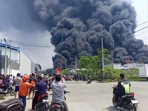 Kebakaran di Dekat Bandara Soekarno-Hatta, Ganggu Penerbangan?