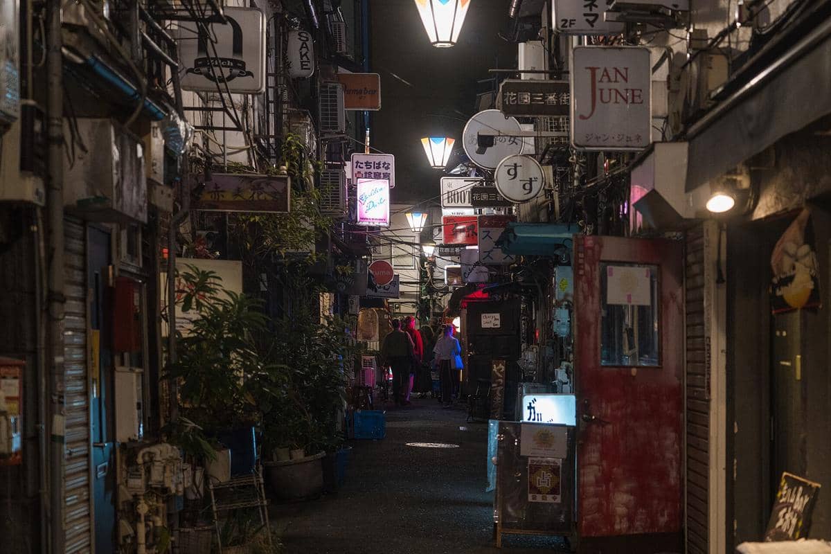 ilustrasi Shinjuku Golden Gai