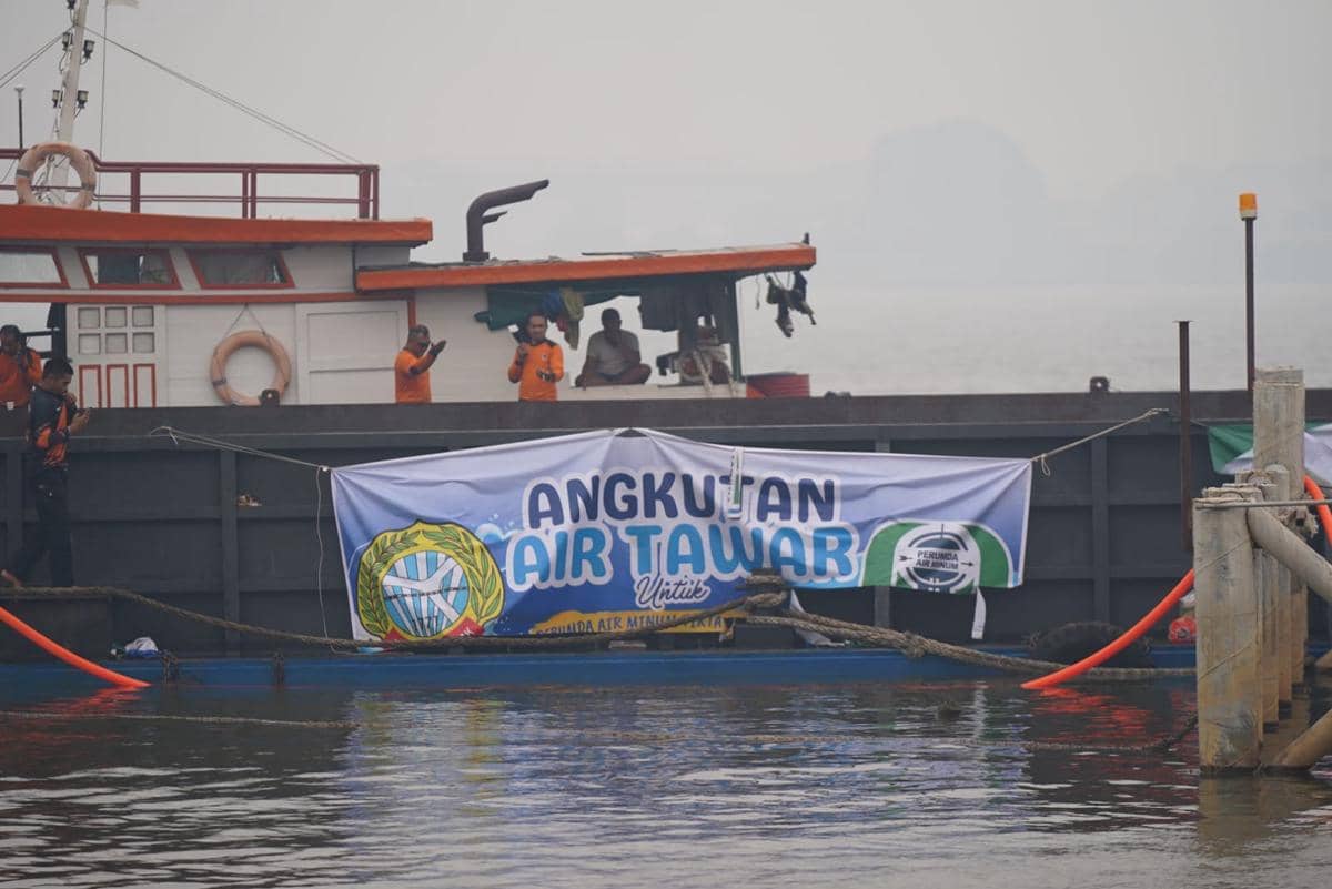 Kadar Garam Sungai Kapuas Tinggi, Pontianak Beli 1,1 Juta Liter Air Tawar
