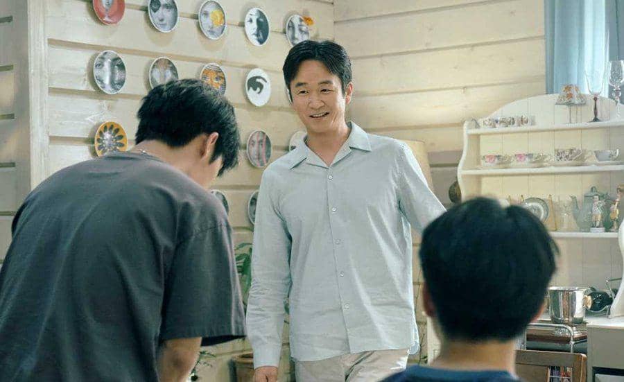 Potongan adegan Notes from the Last Row, produksi Netflix, sesuai keterangan yang menyertai materi promosi ini.