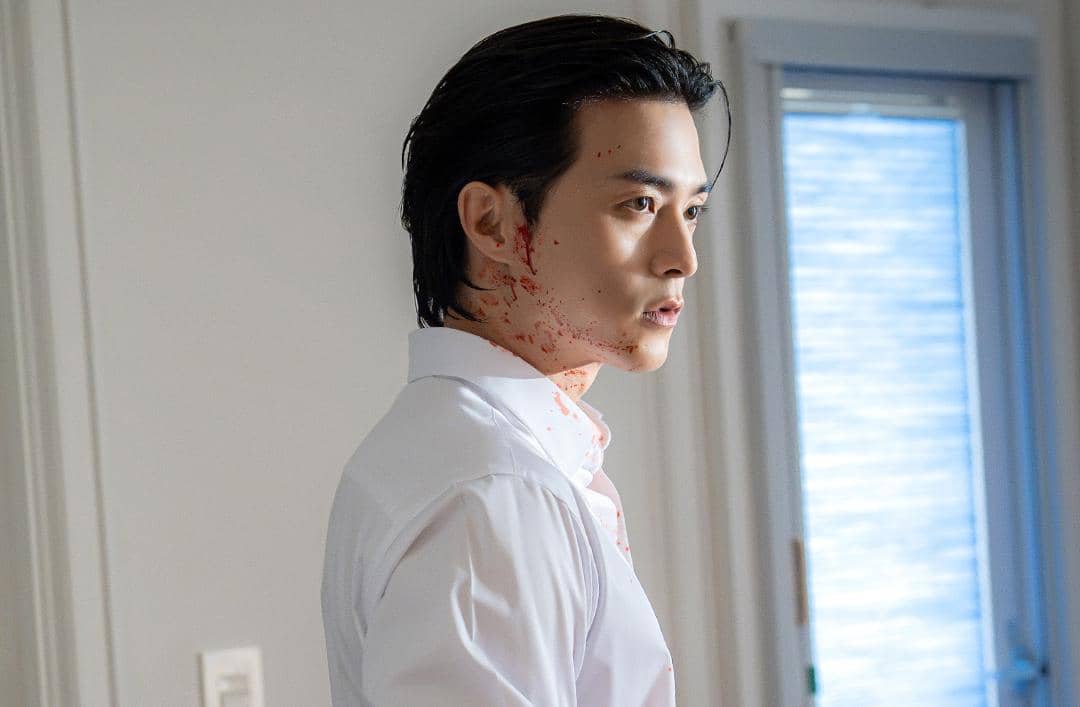 Potret Kim Ji Hoon dalam adegan drama Korea Flex X Cop 2 yang dibagikan melalui akun Instagram SBS Drama.