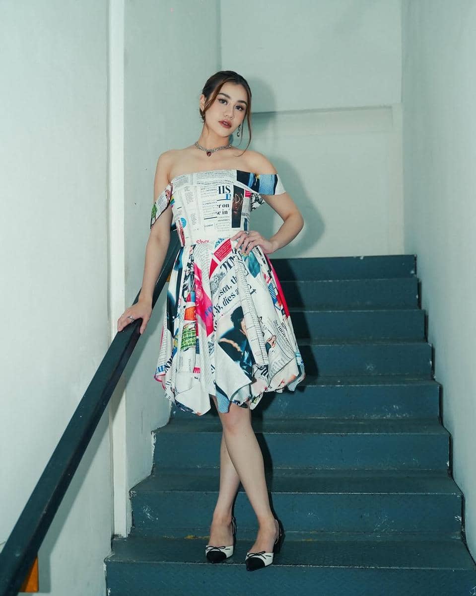 referensi outfit pakai mini dress ala Aaliyah Massaid
